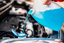 Sprawdzili zimowe płyny do spryskiwaczy: Wyniki testów przy -20°C są gorsze, niż myślisz