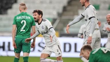 Legia kontynuuje zwycięską passę, Mladenović bohaterem mistrzów Polski