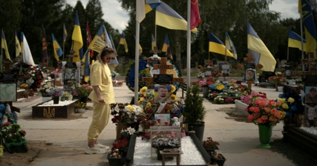 Ukraine : les fossoyeurs de Soumy ploient sous le poids des morts