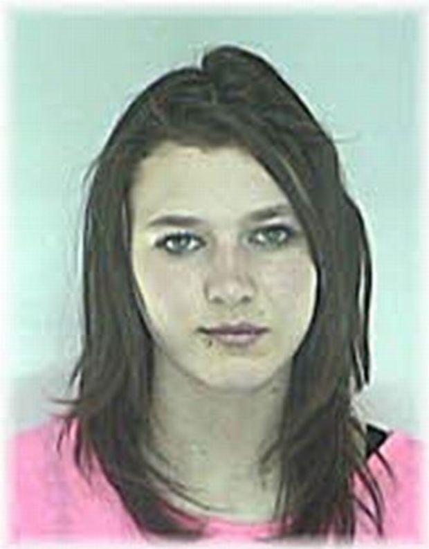 Ezt a lányt keresik! Nyomtalanul tűnt el a 16 éves lány Győrből