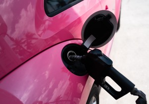 Španski Repsol je uveo ružičaste "pištolje" za točenje goriva
