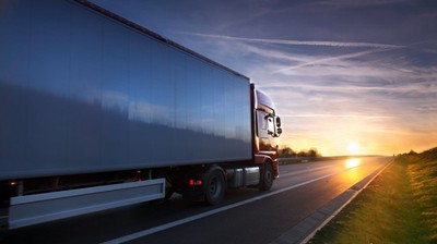 Towary i podróżnych wożą już kierowcy z Indii