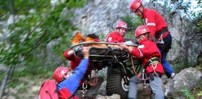 Wypadek na Jurze. Mężczyzna spadł ze skał