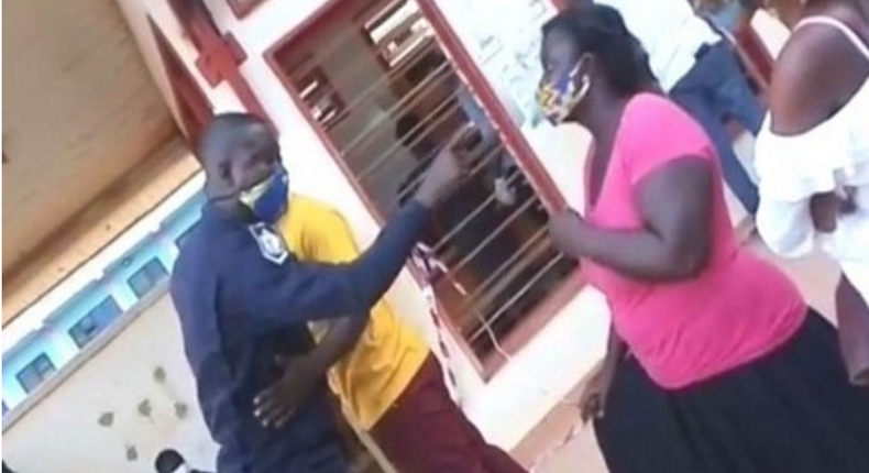 VIDEO: Police officer slaps woman at voters’ registration center