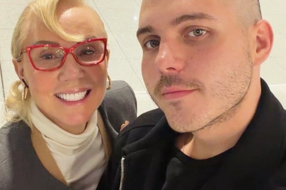 "TO JE BIO SKANDAL" Lepa Brena se hvatala za glavu zbog sina Viktora, u panici prišla voditeljki i tražila objašnjenje