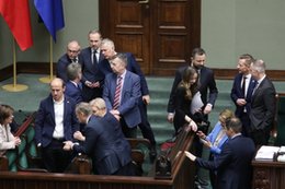 Sejm uchwalił ustawę okołobudżetową. Co w niej jest i czy prezydent ją zawetuje?