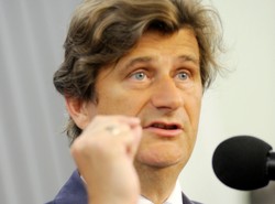 Palikot: Czas skończyć z burdelem w TVP