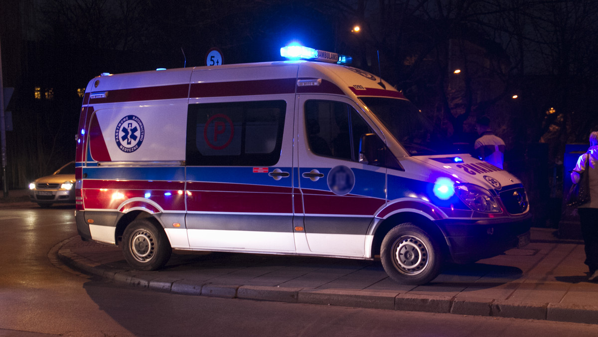 Dwóch ratowników Wojewódzkiego Pogotowia Ratunkowego zostało pobitych przez agresywnego pacjenta. Do zdarzenia doszło w Gliwicach. Sprawca pobicia trafił do szpitala psychiatrycznego