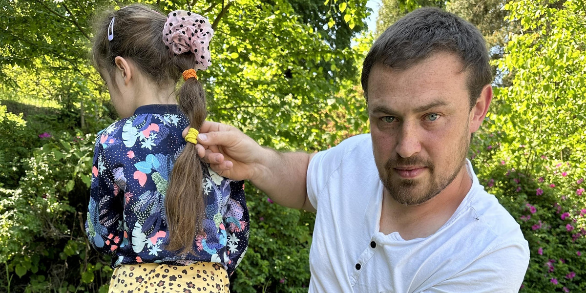 Pan Grzegorz jest rozgoryczony, że jego córeczce bez zgody rodziców obcięto włosy.