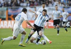 Lionel Messi wy­mio­to­wał pod­czas meczu ze Sło­we­nią. WIDEO
