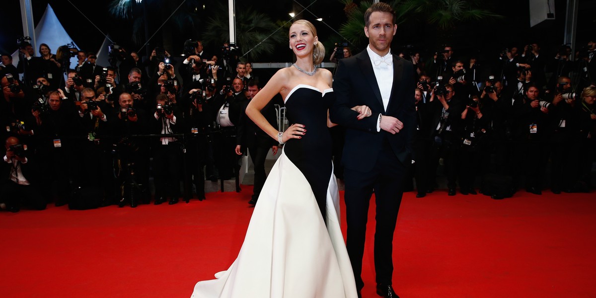 Blake Lively i Ryan Reynolds w dress codzie "white tie"