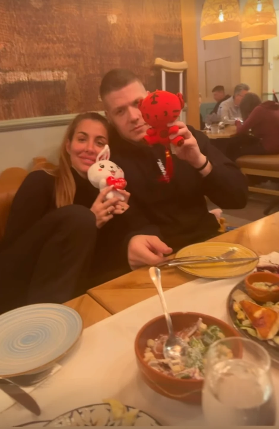 Jelena i Sloba Radanović na skijanju