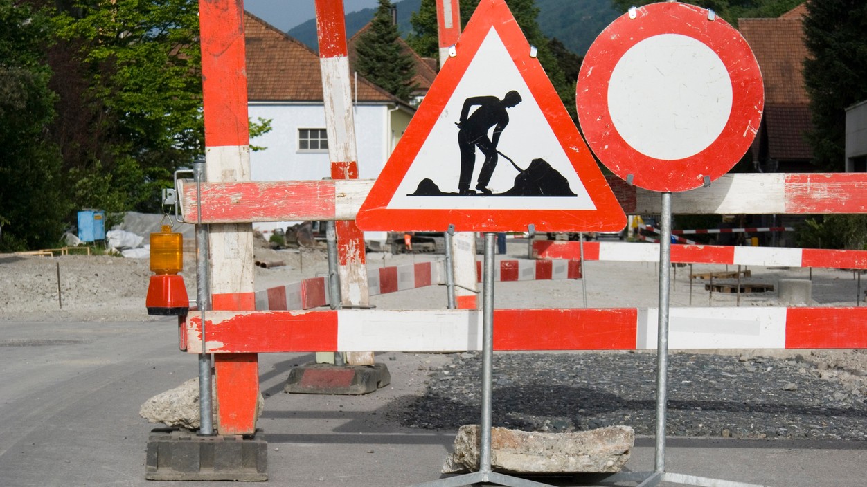 Nádražná ulica v Ivanke pri Dunaji v okrese Senec je obojsmerne uzatvorená. (ilustračné foto)