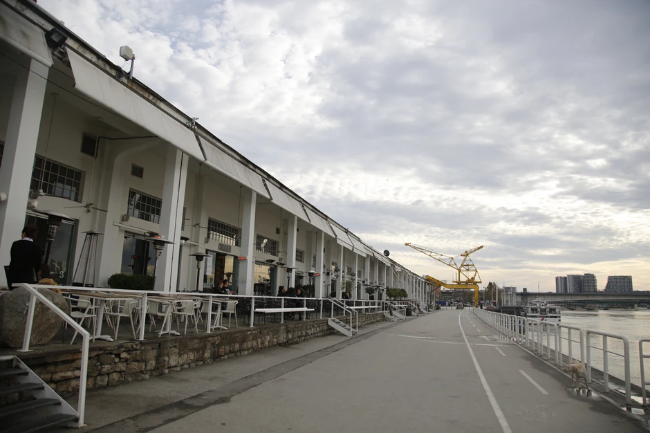 Pad sa visine od pet metara.