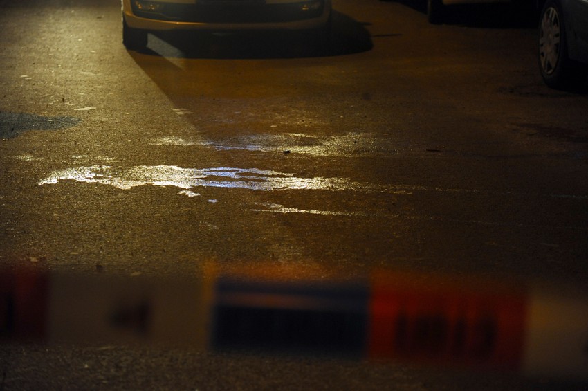 Na ulici su vidljivi tragovi krvi