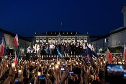 Anti-Pis government protesters