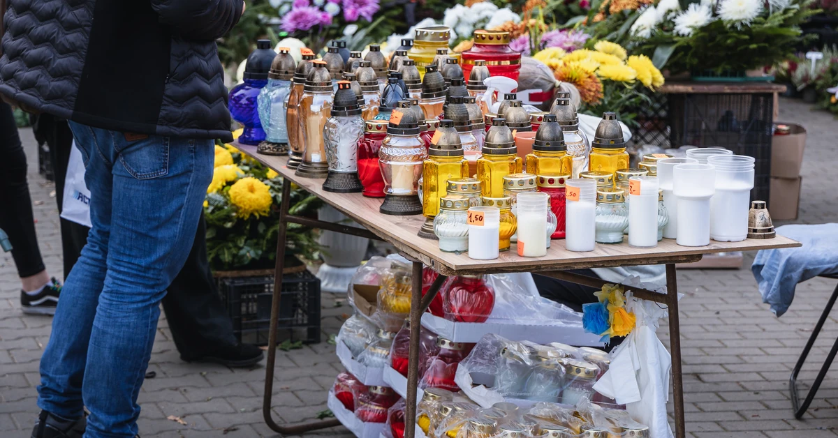 Sklepy otwarte 2 listopada 2025. Jakie sklepy są otwarte w Zaduszki? Gdzie zrobimy zakupy?