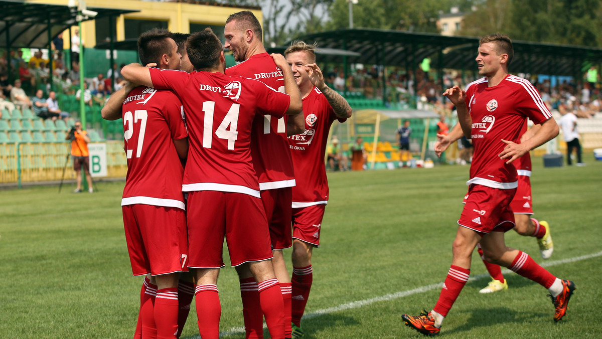 Mecz Drutex-Bytovia - Arka Gdynia: pierwszy mecz ćwierćfinału Pucharu Polski. Spotkanie rozpoczęło się we wtorek, 25 października o godzinie 17:30. Rozjemcą starcia na stadionie w Bytowie jest Jarosław Przybył (Kluczbork).