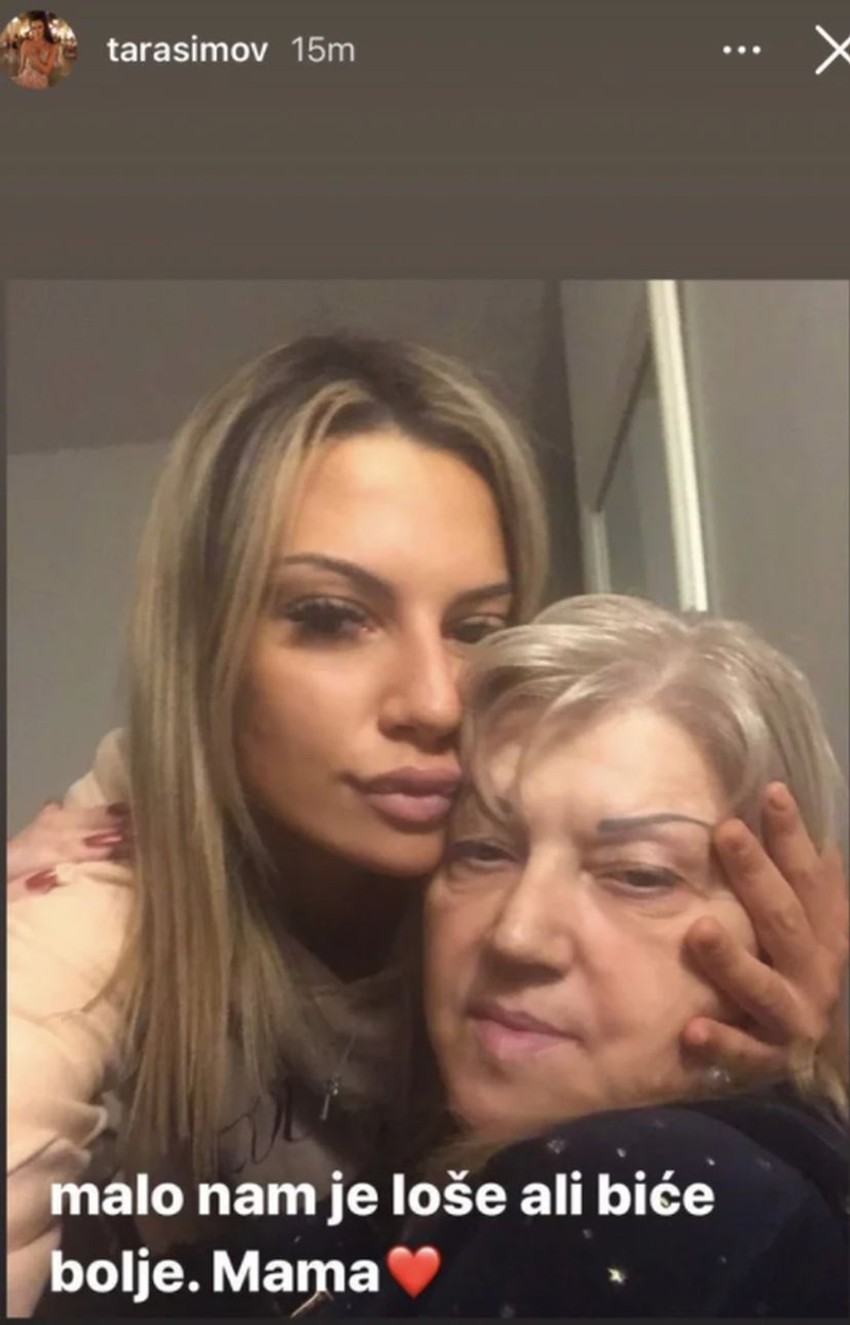 Tara Simov sa majkom