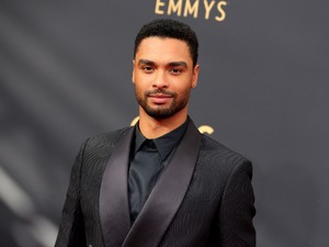 A hercegtől elolvadunk, de itt vannak a további legjobban öltözött pasik a 2021-es Emmy gáláról