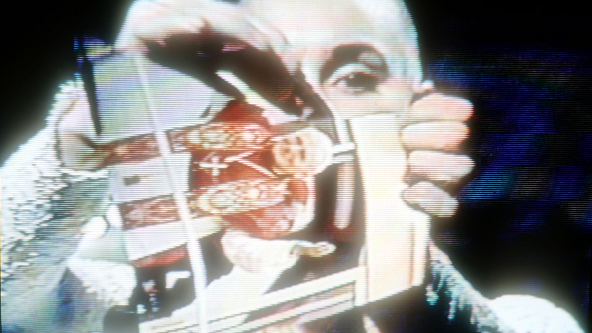 Sinead O'Connor wyjaśniła, dlaczego podarła zdjęcie papieża Jana Pawła II