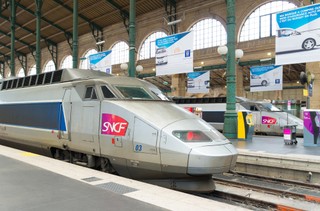 Masowy atak na TGV. Sieć kolei dużych prędkości we Francji sparaliżowana