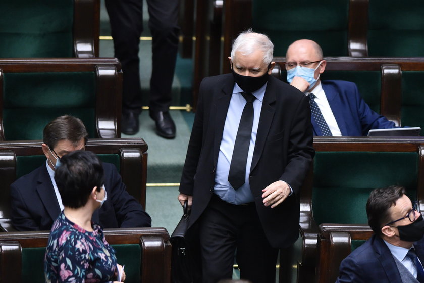 Trwa debata dotycząca odwołania Jarosława Kaczyńskiego z funkcji wicepremiera