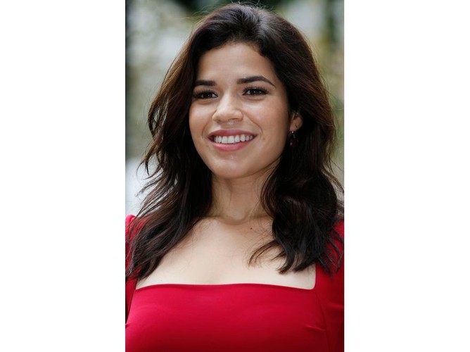 Czy poznajesz tę seksbombę? To słynna brzydula! America Ferrera w seksownej kreacji