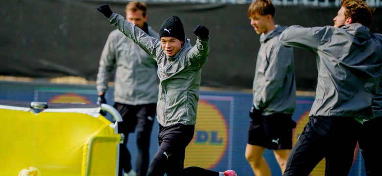 Kibice oferują ryby i mięso z renifera za bilety. Próbują obejść zakaz odsprzedaży za gotówkę