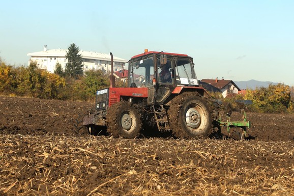 Tramp brine o ceni traktora, uvodi Nacionalni dan poljoprivrede: Evo šta je naredio najvećim proizvođačima mašina