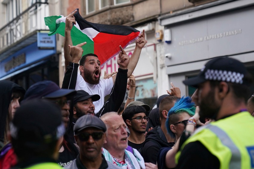 Protesti u Britaniji nakon ubistva dece u Sautportu - Notingem 3. avgusta