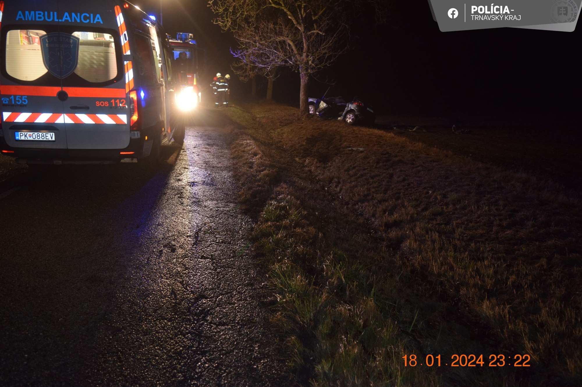 Policajti vyšetrujú nočnú dopravnú nehodu v okrese Dunajská Streda.