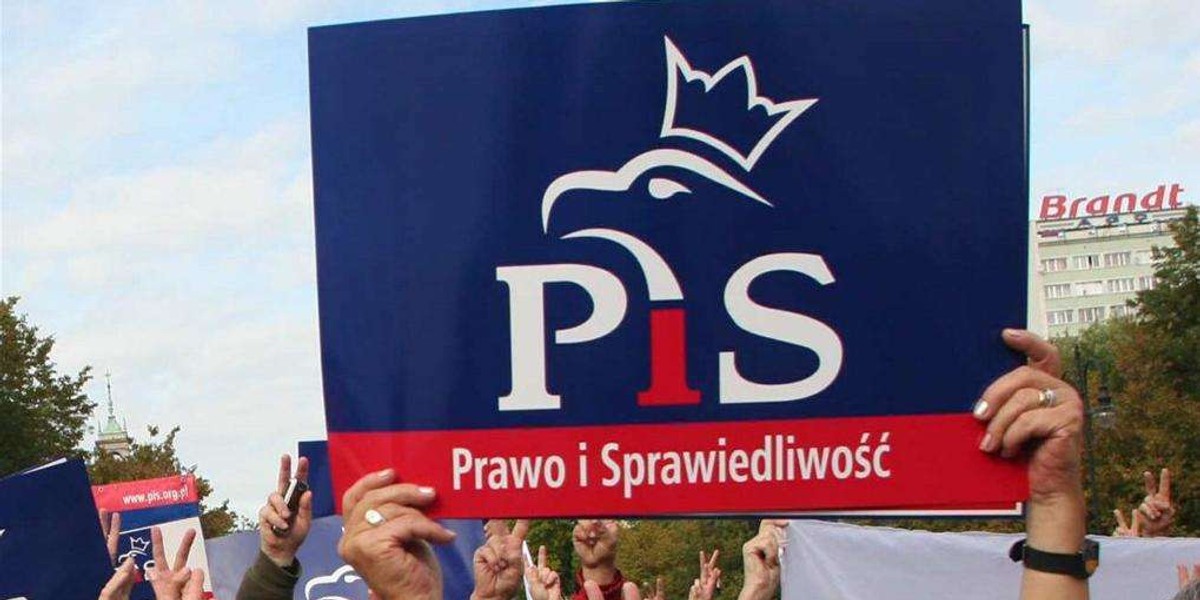 Porażka PiS. Na spotkaniu 16 osób