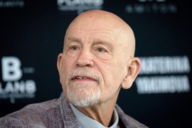 Džon Malkovič glumio je ZAVODNIKA i tako UNIŠTIO DVA BRAKA u privatnom životu: Slavni Balkanac nakon 40 godina progovorio o PRELJUBI sa slavnom lepoticom: "Ceo svet se ZALJUBIO u nju pa i on"