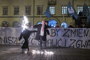 Pikieta ONR i Mlodziezy Wszechpolskiej na Wroclawskim Rynku