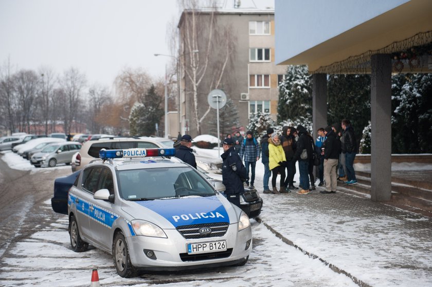 Protest w obronie szkoły