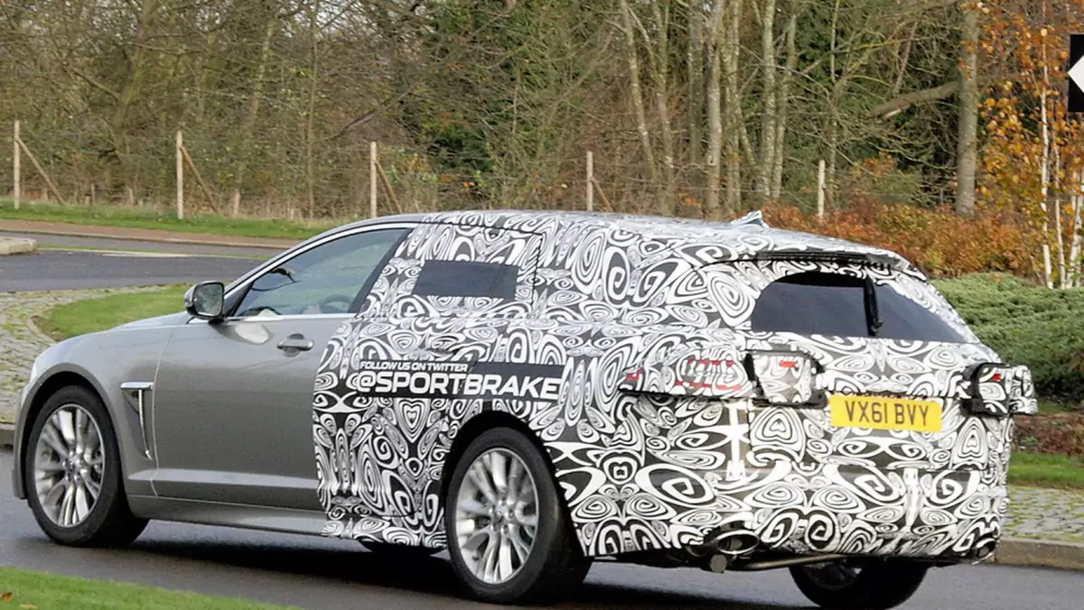 Jaguar XF Sportbrake dał się przyłapać