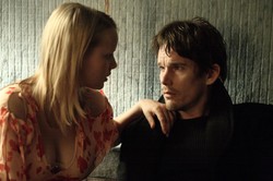 Joanna Kulig w ramionach Ethana Hawke'a – "Kobieta z Piątej Dzielnicy" w kinach