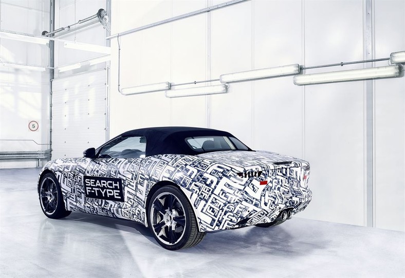 Sportowy Jaguar F-Type przyjedzie do Paryża