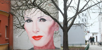 W Warszawie odsłonięto mural z podobizną Kory