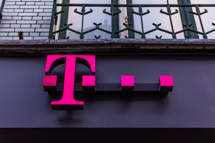 Klienci T-Mobile wciąż nie mają dostępu do części usług z powodu pożaru w Warszawie