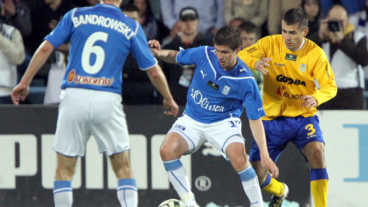 W meczu 24. kolejki Ekstraklasy Lech Poznań pokonał Arkę Gdynia 2:0 (1:0). Tym samym poznaniacy, którzy od czterech meczów nie stracili bramki, zbliżyli się do liderującej Białej Gwiazdy na odległość jednego punktu.