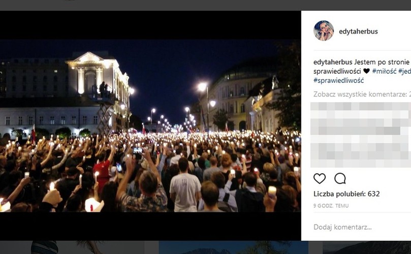 Protest przed Pałacem Prezydenckim / zdjęcie z profilu Edyty Herbuś