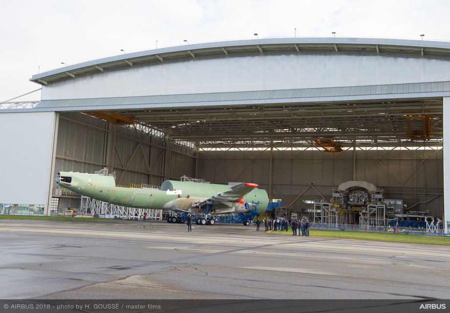 Po finalnym montazu w Tuluzie, BelugaXL wejdzie w fazę testów przed pierwszym lotem planowanym na połowę roku.