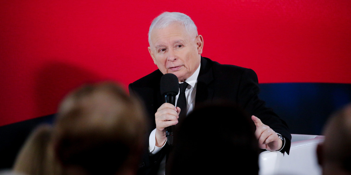 Jarosław Kaczyński wyznał, że nie przysługiwały mu kartki na mięso. Musiał zdobywać je nielegalnie.