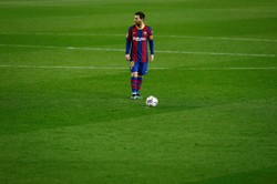 Rajd de Jonga, slalom Messiego, cudowna akcja i piękny gol Barcelony