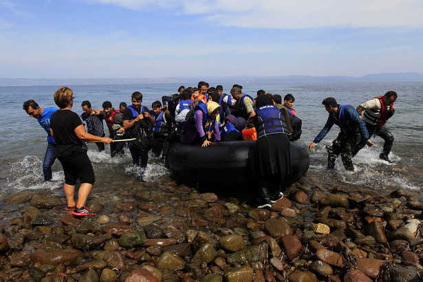Masowa ewakuacja imigrantów z greckiego Lesbos