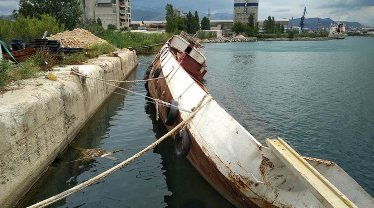 Az SMS Dalmat kétszer is elsüllyedt a horvátországi kikötőben