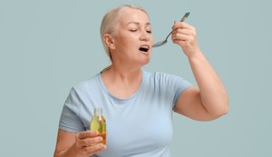 Ulje se mućka u usnoj duplji uz poseban oprez da se ne proguta