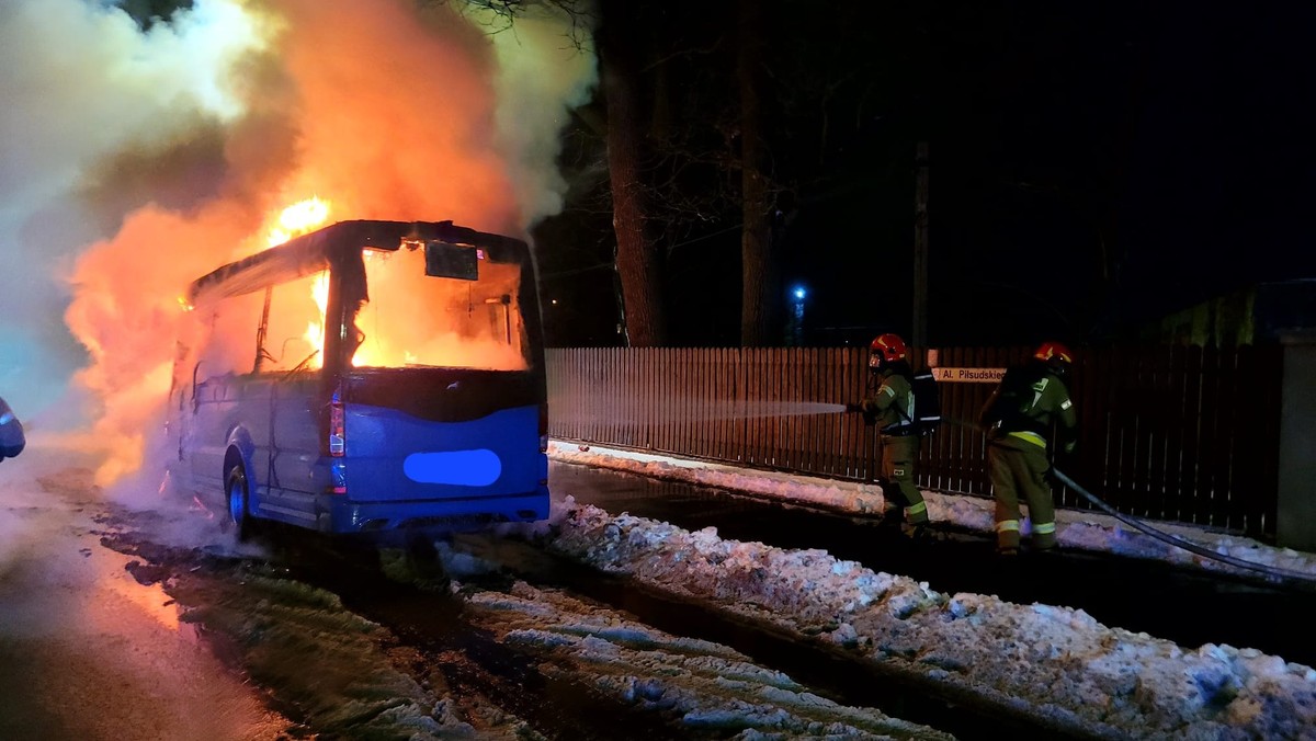 Pożar busa w Markach. Nikt nie ucierpiał